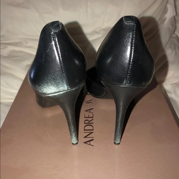 Kenneth Cole size 6 Black Leather Heels - Picture 2 of 5